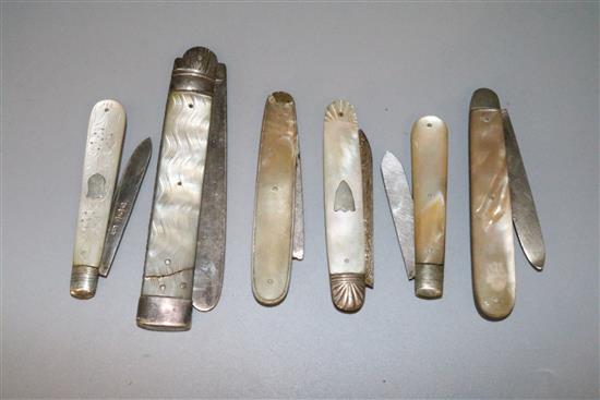 5 silver fruit knives, travelling knife